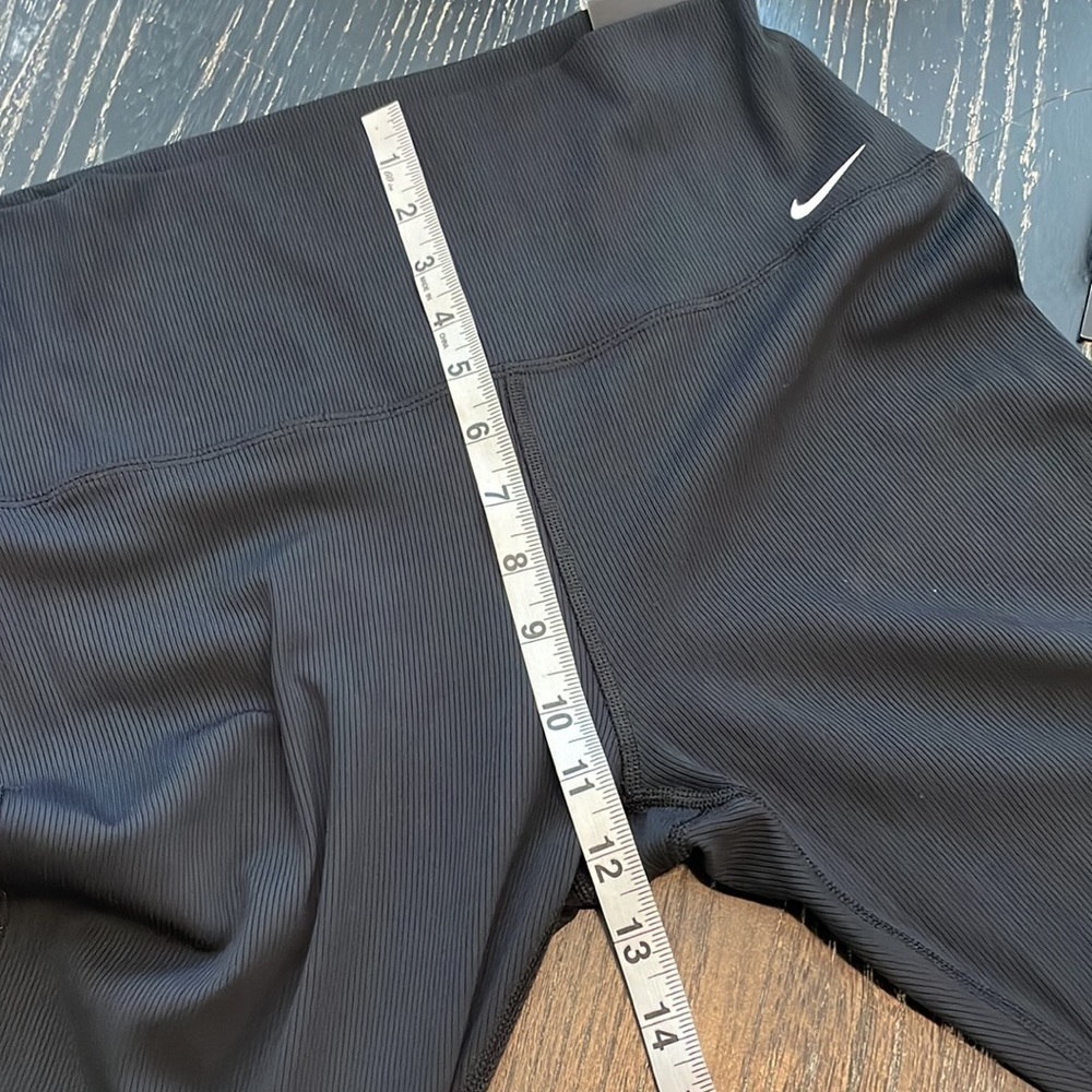 NWT Nike yoga leggings with tie detail in black - Picture 13 of 16